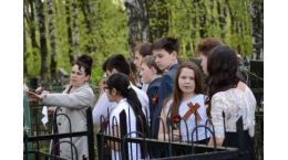 На Перловском кладбище